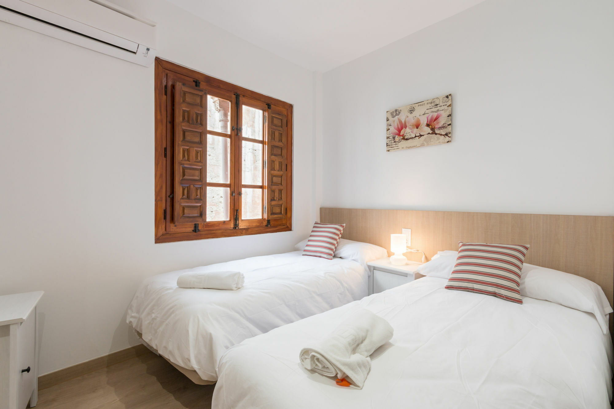 Apartamentos Puerta Nueva Granada Ngoại thất bức ảnh